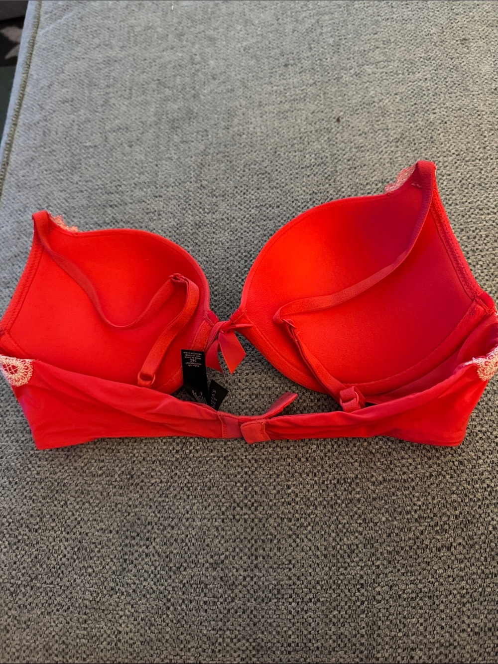 Victorias Secret Push Up Bra - Picture 2 of 3